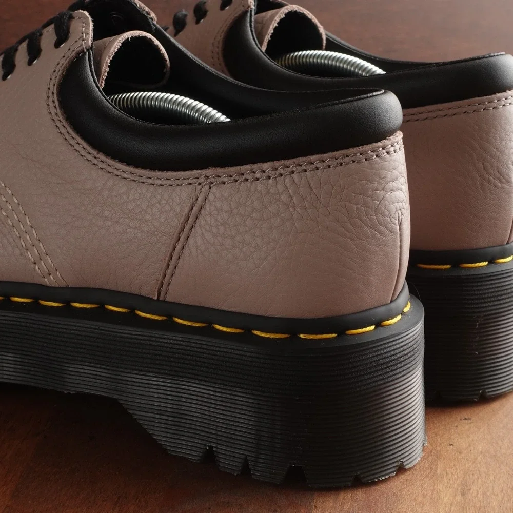 Dr. Martens Oxfords Womens SZ 10 M9 Taupe 8053 Quad Leather Platform Shoe Preppy